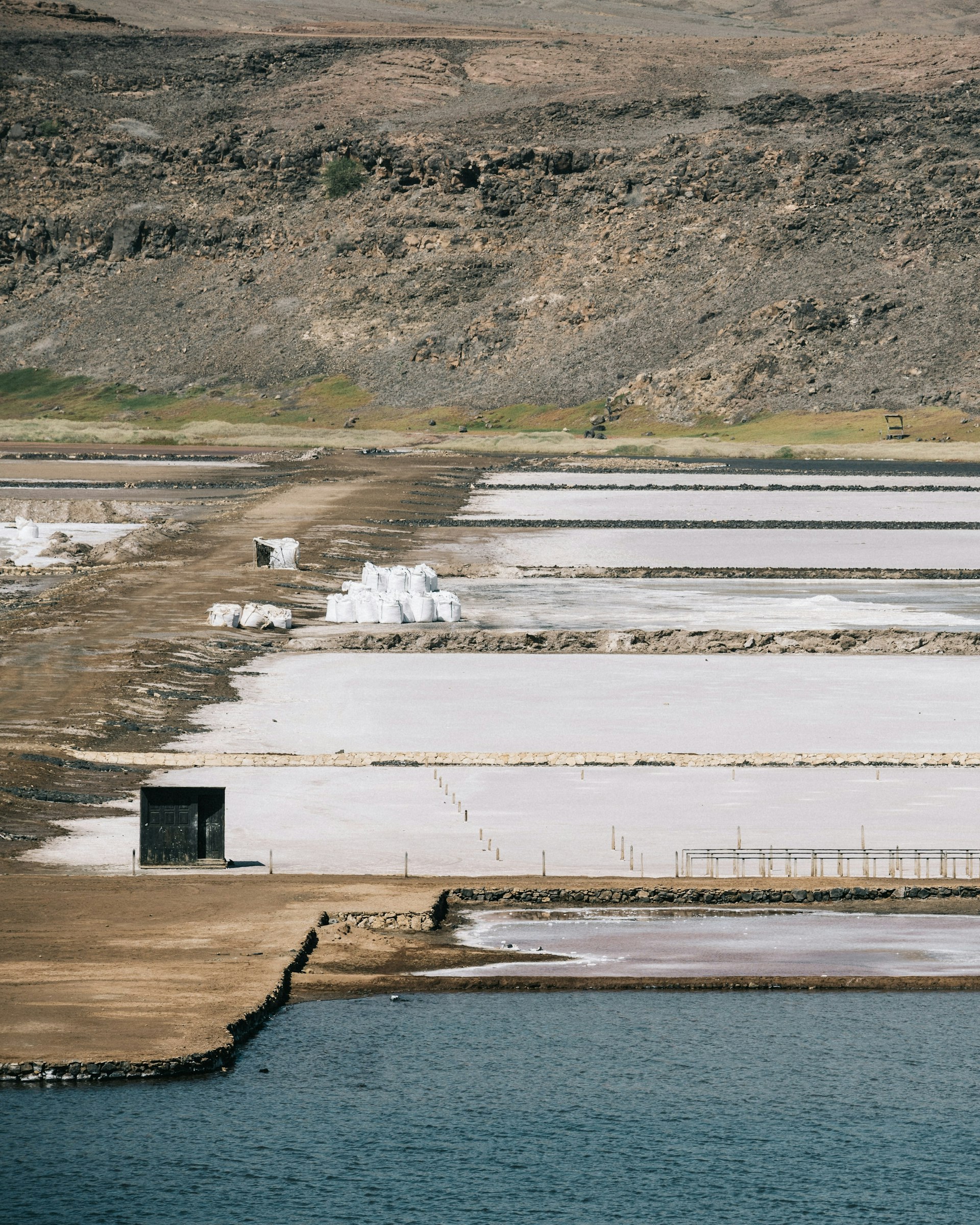 Solar-Powered Desalination: Transforming Water Access in Arid Regions